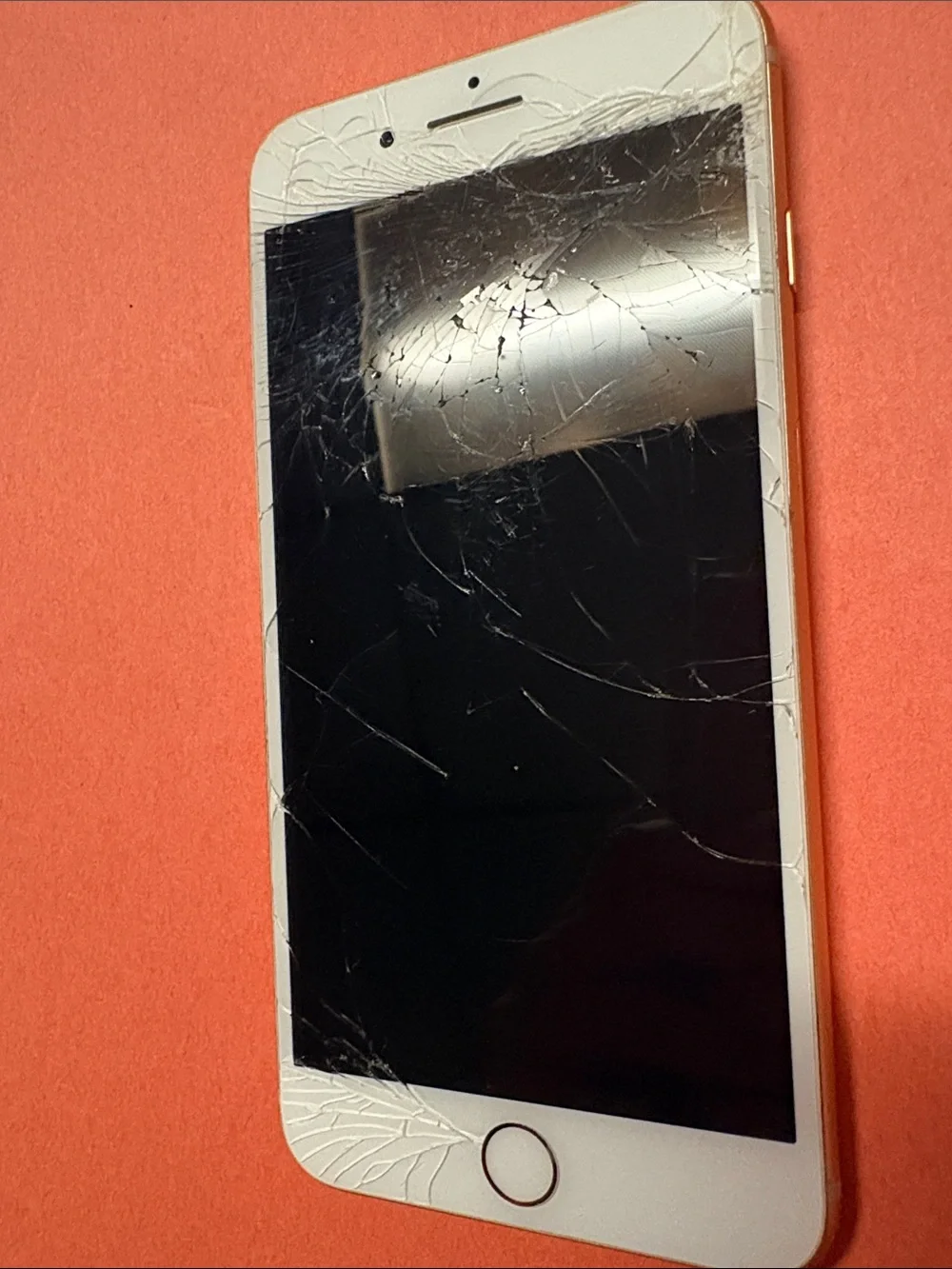 Apple iPhone 8 - Rose Gold - Badly Cracked Screen but works perfectly